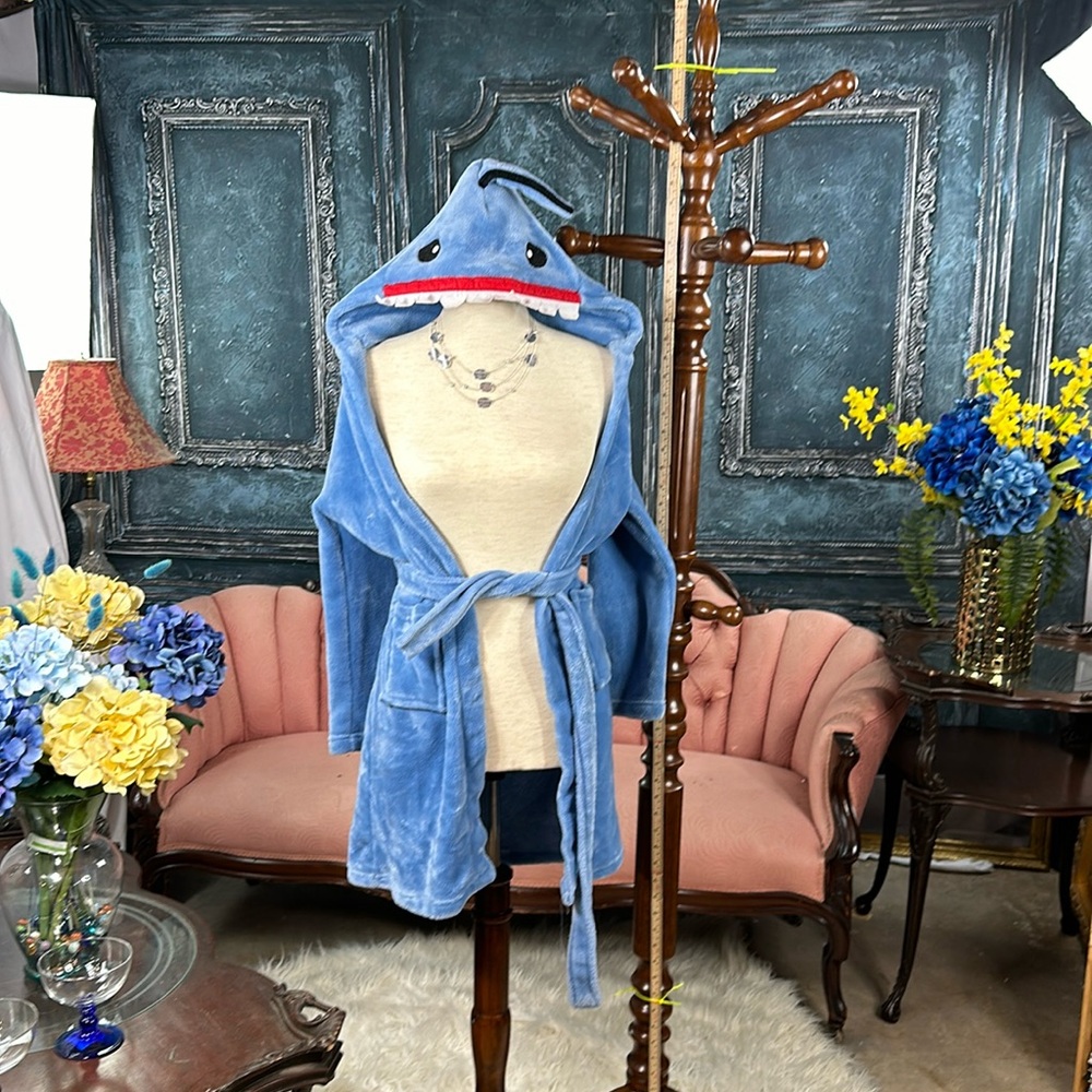 Child -shark or narwhal- robe L -super soft